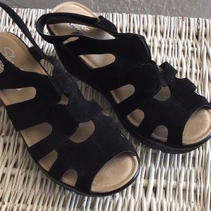 New Comfy Black Sketchers Wedge Sandals
